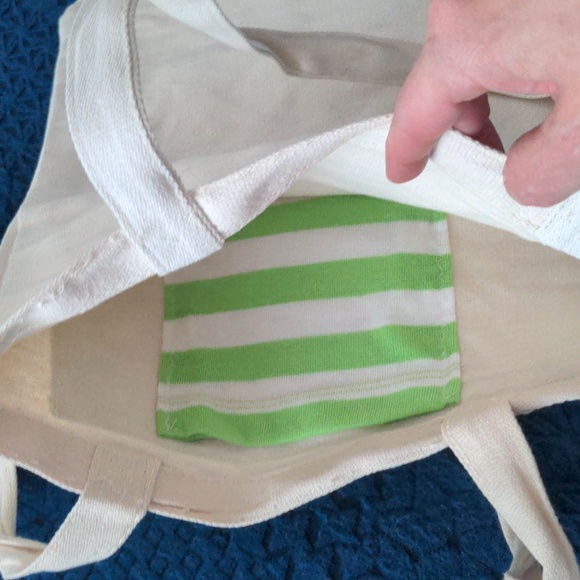 Yummy treats tote - Picture 3 of 4